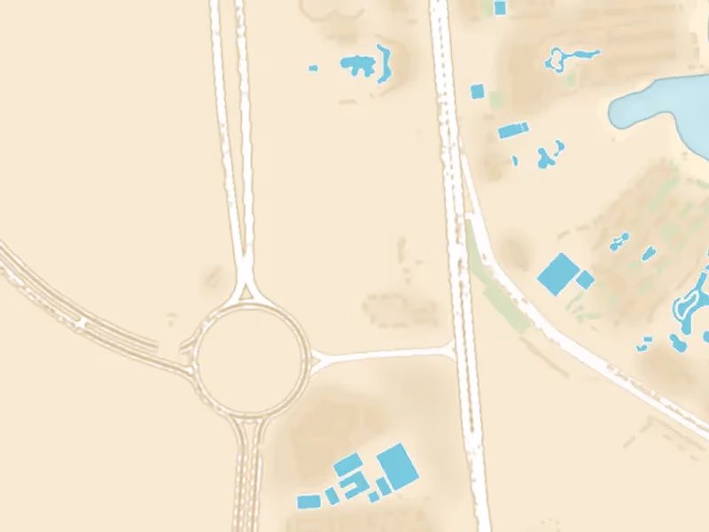 Kaartuitsnede van de weg langs het resort met de pin op Sand City aan de landkant